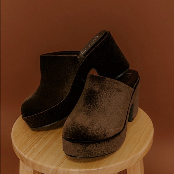 Jade Velvet Platform Clogs - Picture 3 of 3